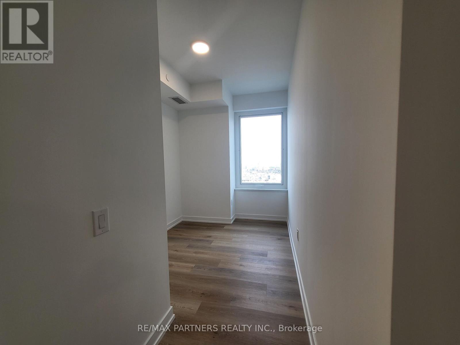 1704 - 395 Square One Drive, Mississauga, Ontario  L5B 0P6 - Photo 7 - W12677448