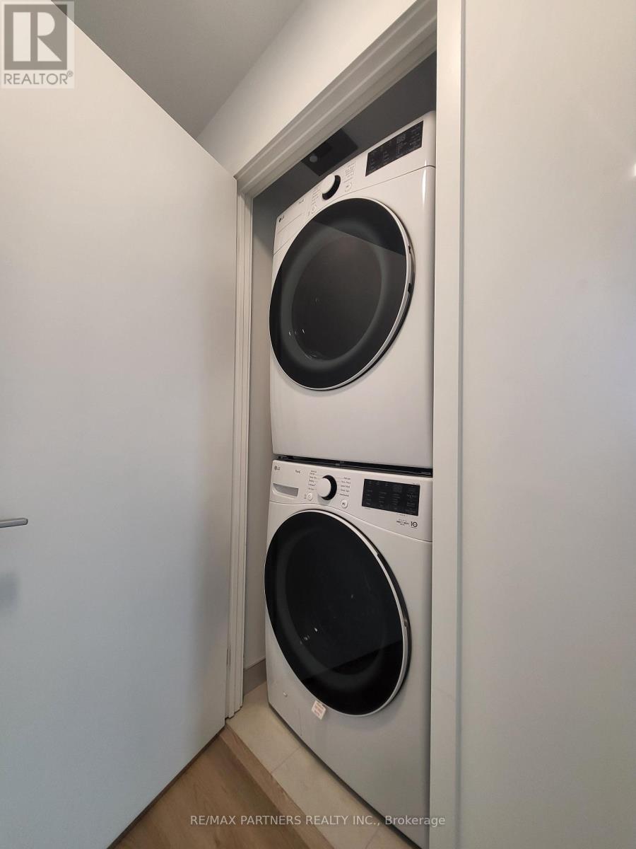 1704 - 395 Square One Drive, Mississauga, Ontario  L5B 0P6 - Photo 19 - W12677448