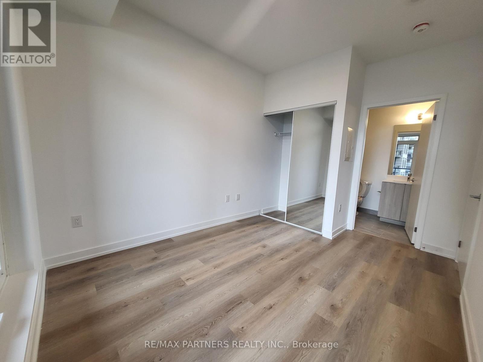 1704 - 395 Square One Drive, Mississauga, Ontario  L5B 0P6 - Photo 15 - W12677448