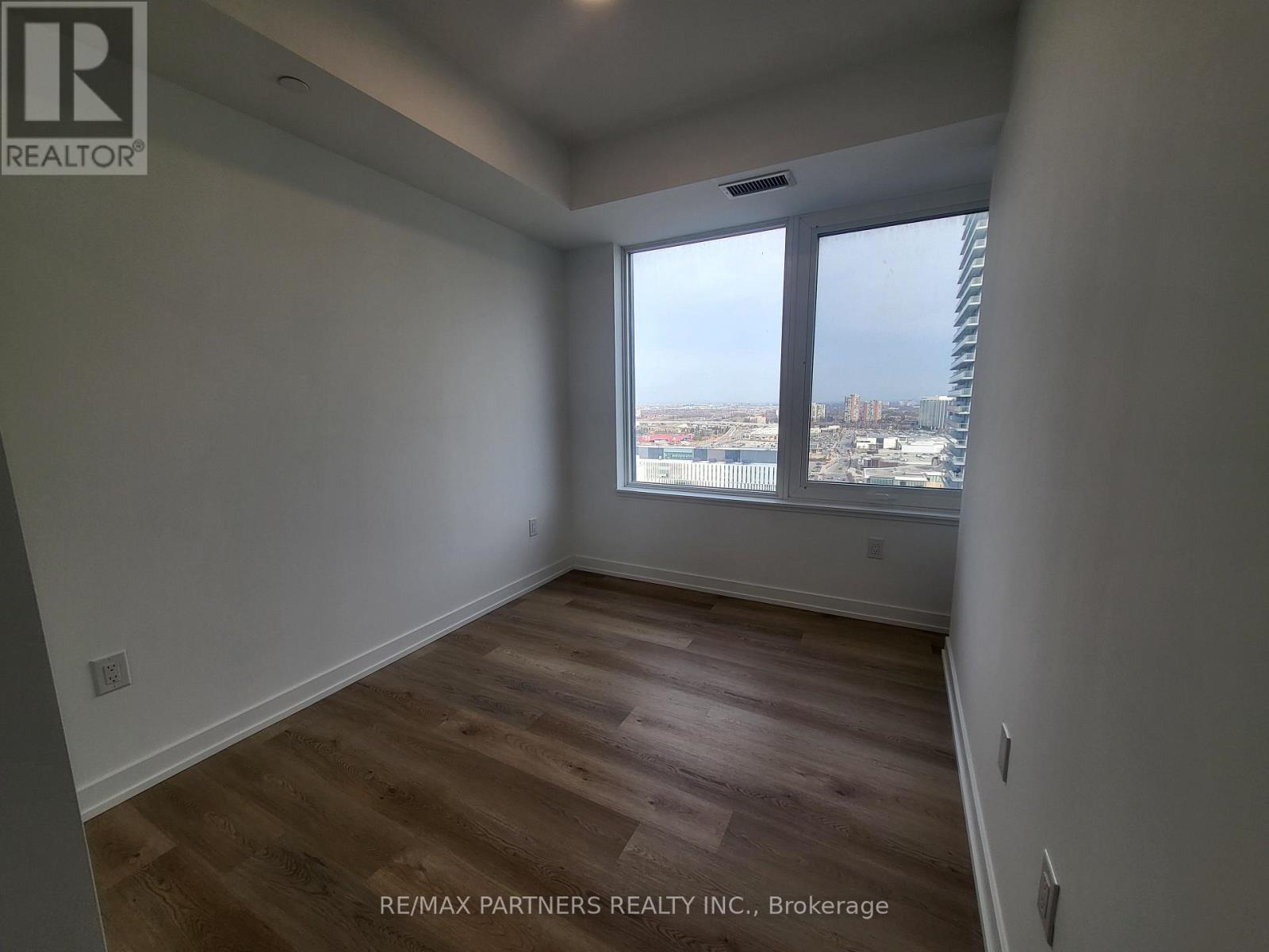 1704 - 395 Square One Drive, Mississauga, Ontario  L5B 0P6 - Photo 4 - W12677448