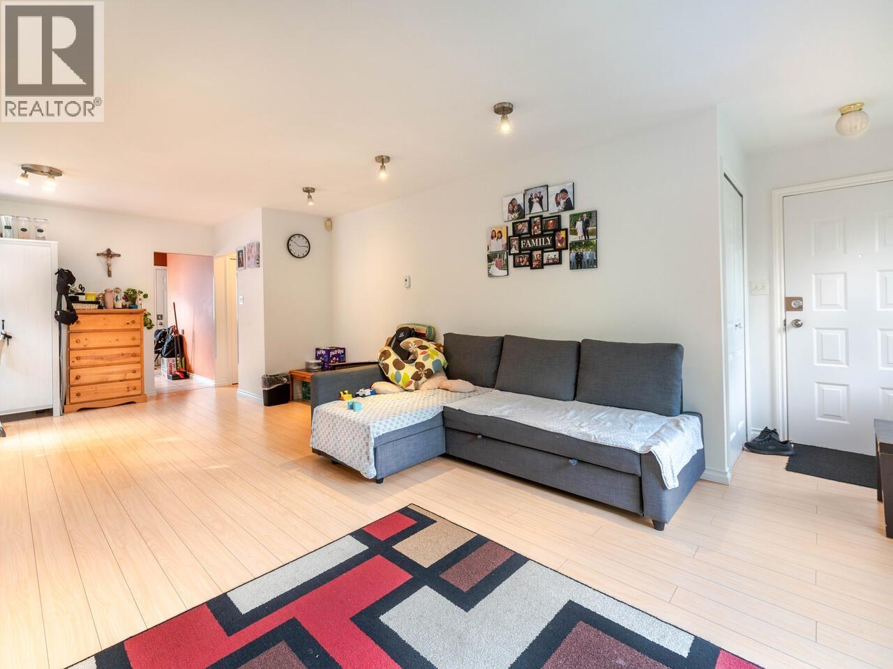 2216 E 41st Avenue, Vancouver, British Columbia  V5P 1L6 - Photo 4 - R3015709