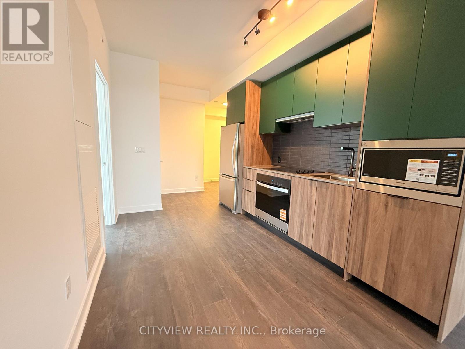 309 - 1007 The Queensway, Toronto (Islington-City Centre West), Ontario  M8Z 6C7 - Photo 3 - W12693904