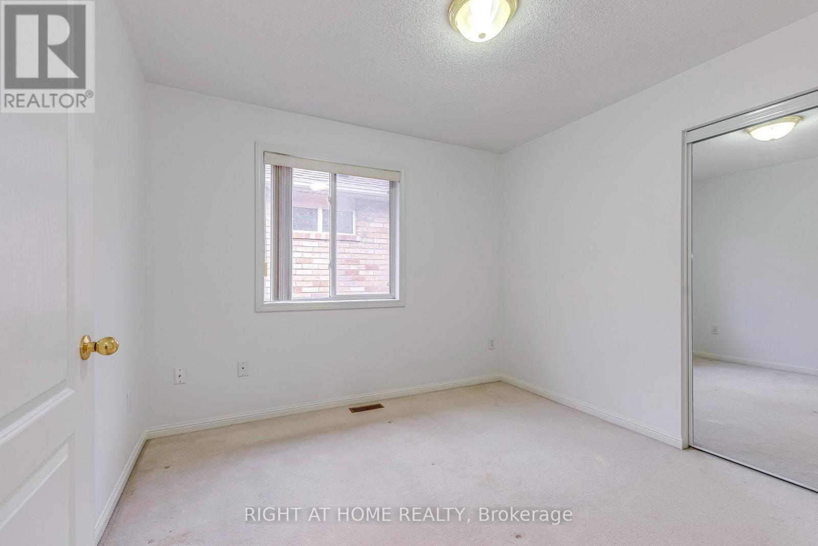 1348 Weir Chase, Mississauga, Ontario  L5V 2W9 - Photo 23 - W12693908