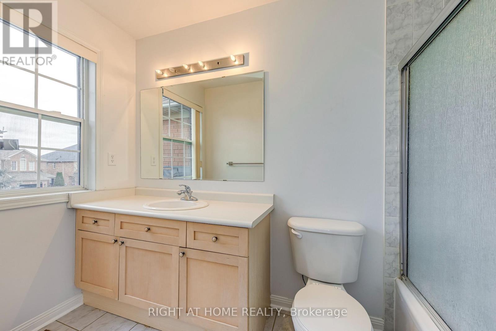 1348 Weir Chase, Mississauga, Ontario  L5V 2W9 - Photo 26 - W12693908