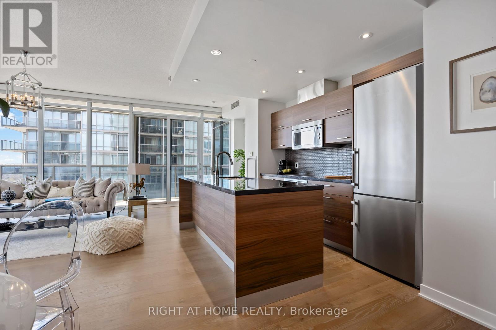 2205 - 90 Park Lawn Road, Toronto (Mimico), Ontario  M8Y 0B6 - Photo 10 - W12693912