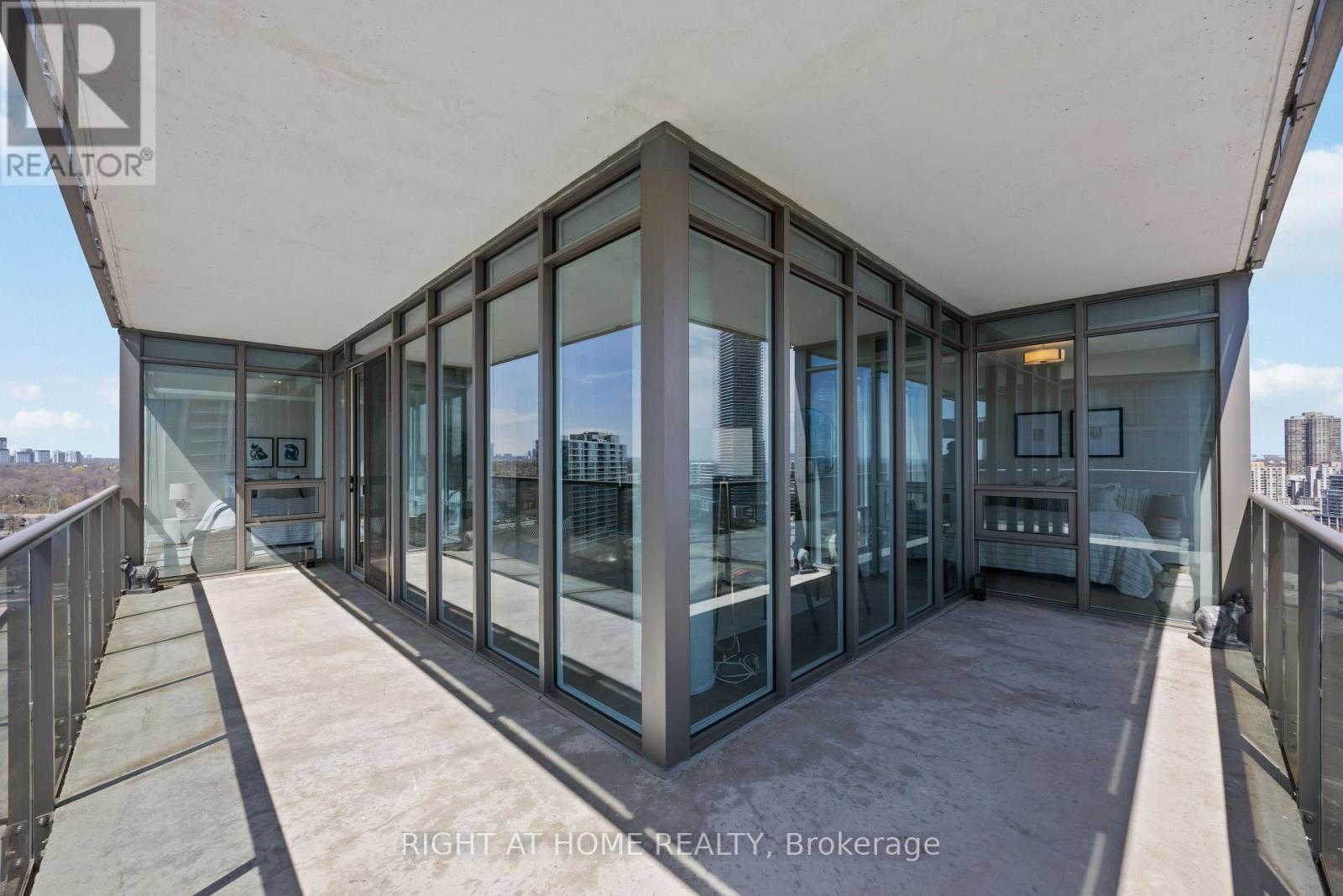 2205 - 90 Park Lawn Road, Toronto (Mimico), Ontario  M8Y 0B6 - Photo 13 - W12693912