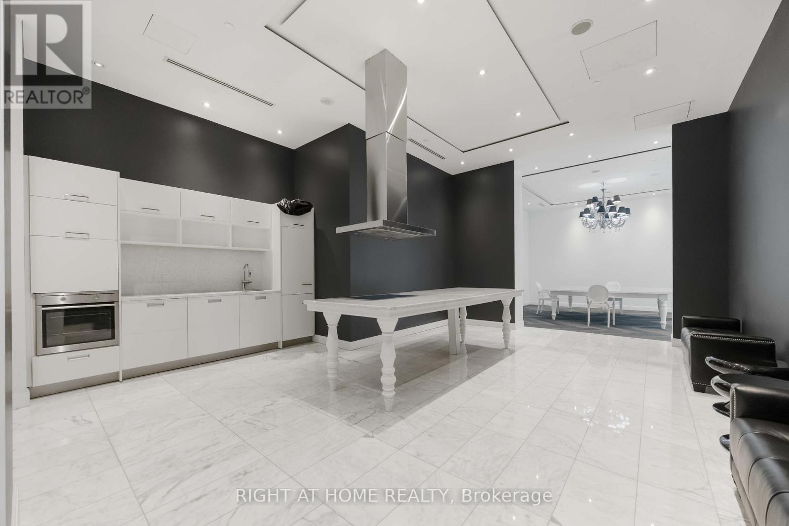 2205 - 90 Park Lawn Road, Toronto (Mimico), Ontario  M8Y 0B6 - Photo 34 - W12693912