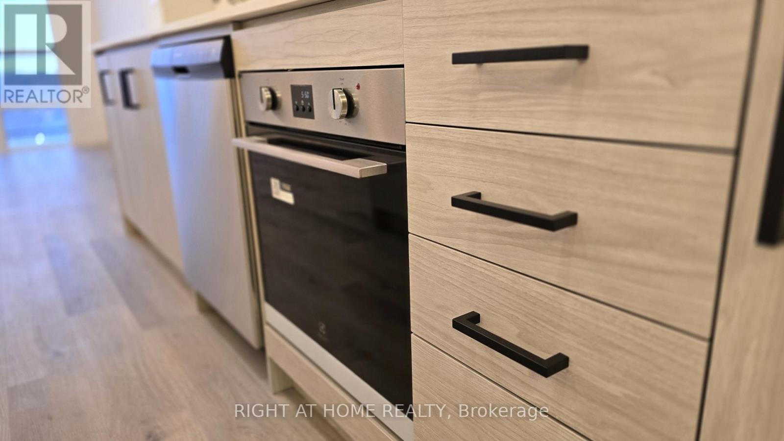 603 - 461 Green Road, Hamilton (Lakeshore), Ontario  L8E 0L5 - Photo 9 - X12693900