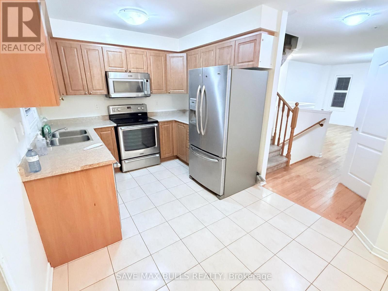 37 Magpie Way, Whitby, Ontario  L1N 0K7 - Photo 15 - E12679026