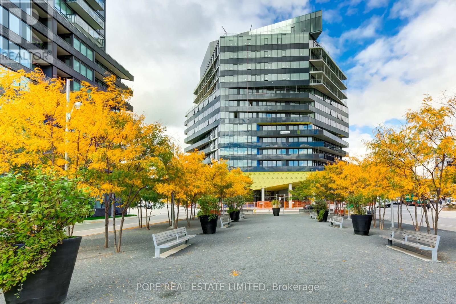 811 - 21 LAWREN HARRIS SQUARE, Toronto, Ontario