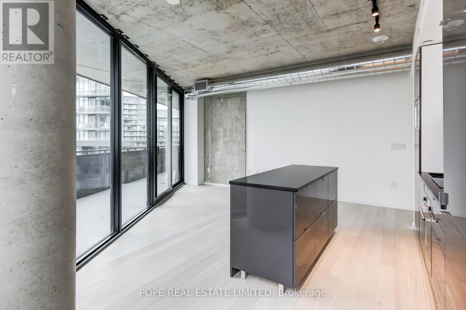 811 - 21 Lawren Harris Square, Toronto, Ontario  M5A 1H7 - Photo 9 - C12693944