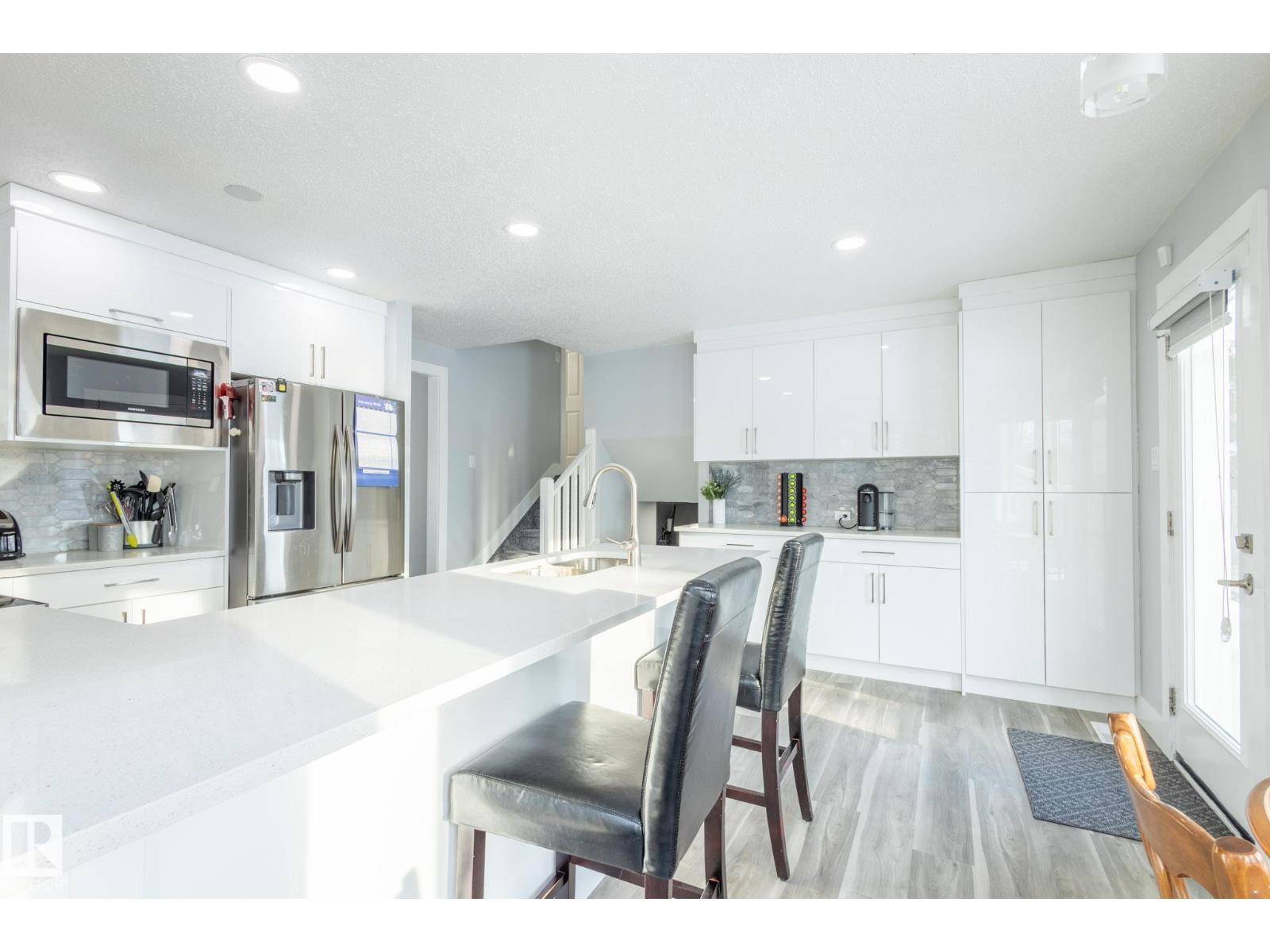 8515 24 Av Nw, Edmonton, Alberta  T6K 2W3 - Photo 7 - E4469945