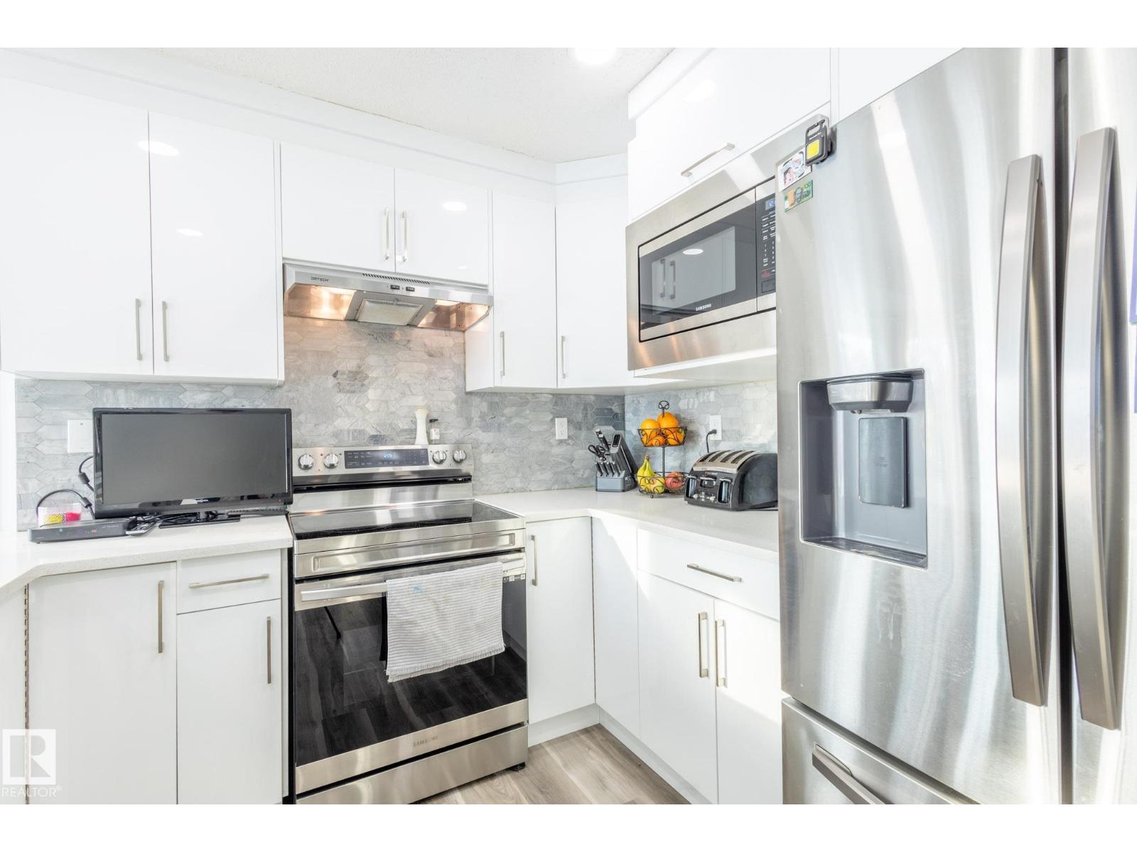 8515 24 Av Nw, Edmonton, Alberta  T6K 2W3 - Photo 9 - E4469945