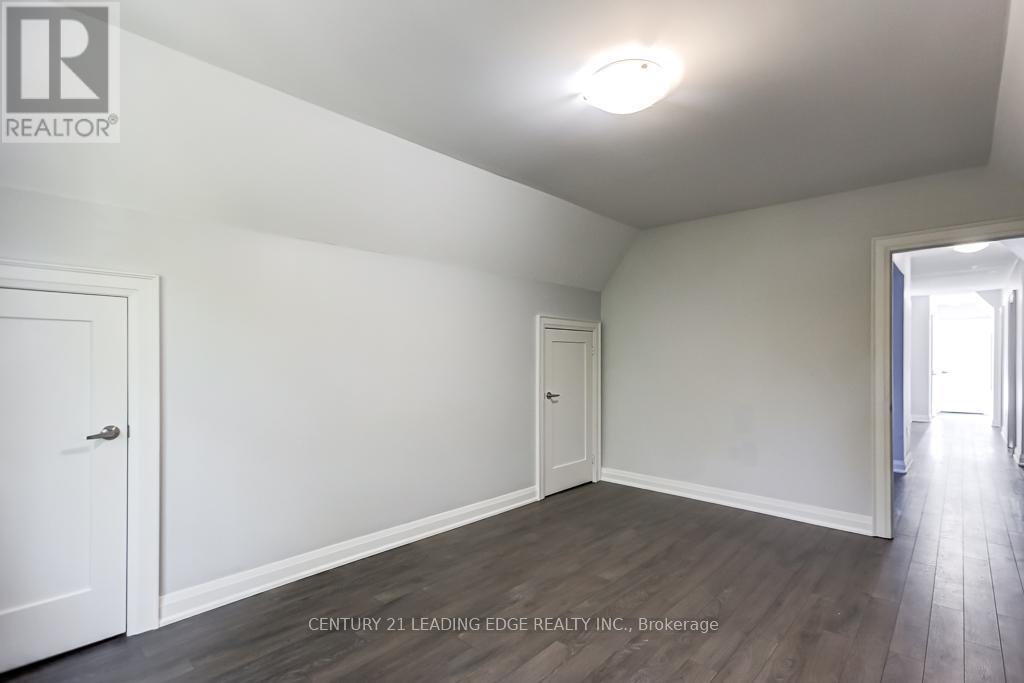 3rd Floor - 269 Leslie Street, Toronto, Ontario  M4M 3C8 - Photo 6 - E12693934