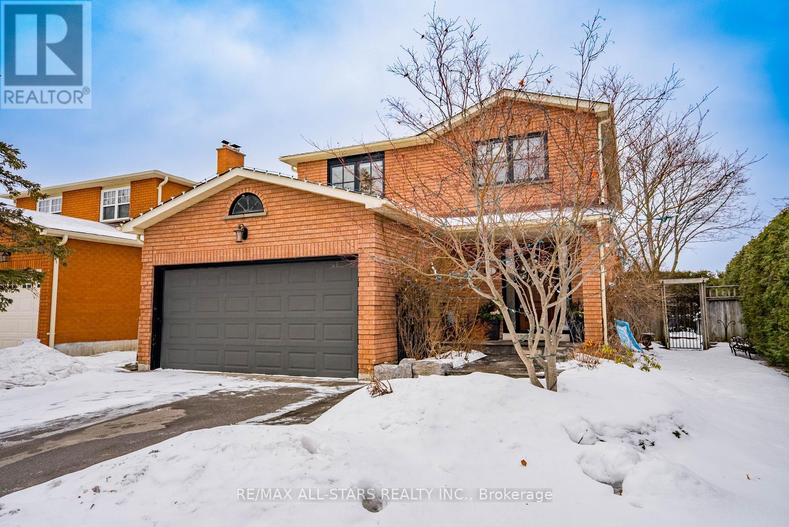 1 Alderwood Street, Whitchurch-Stouffville, Ontario  L4A 5C9 - Photo 2 - N12693926