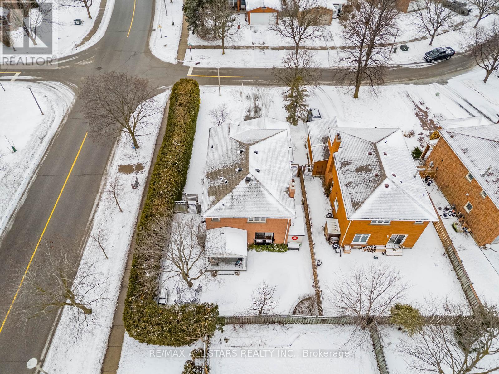 1 Alderwood Street, Whitchurch-Stouffville, Ontario  L4A 5C9 - Photo 40 - N12693926