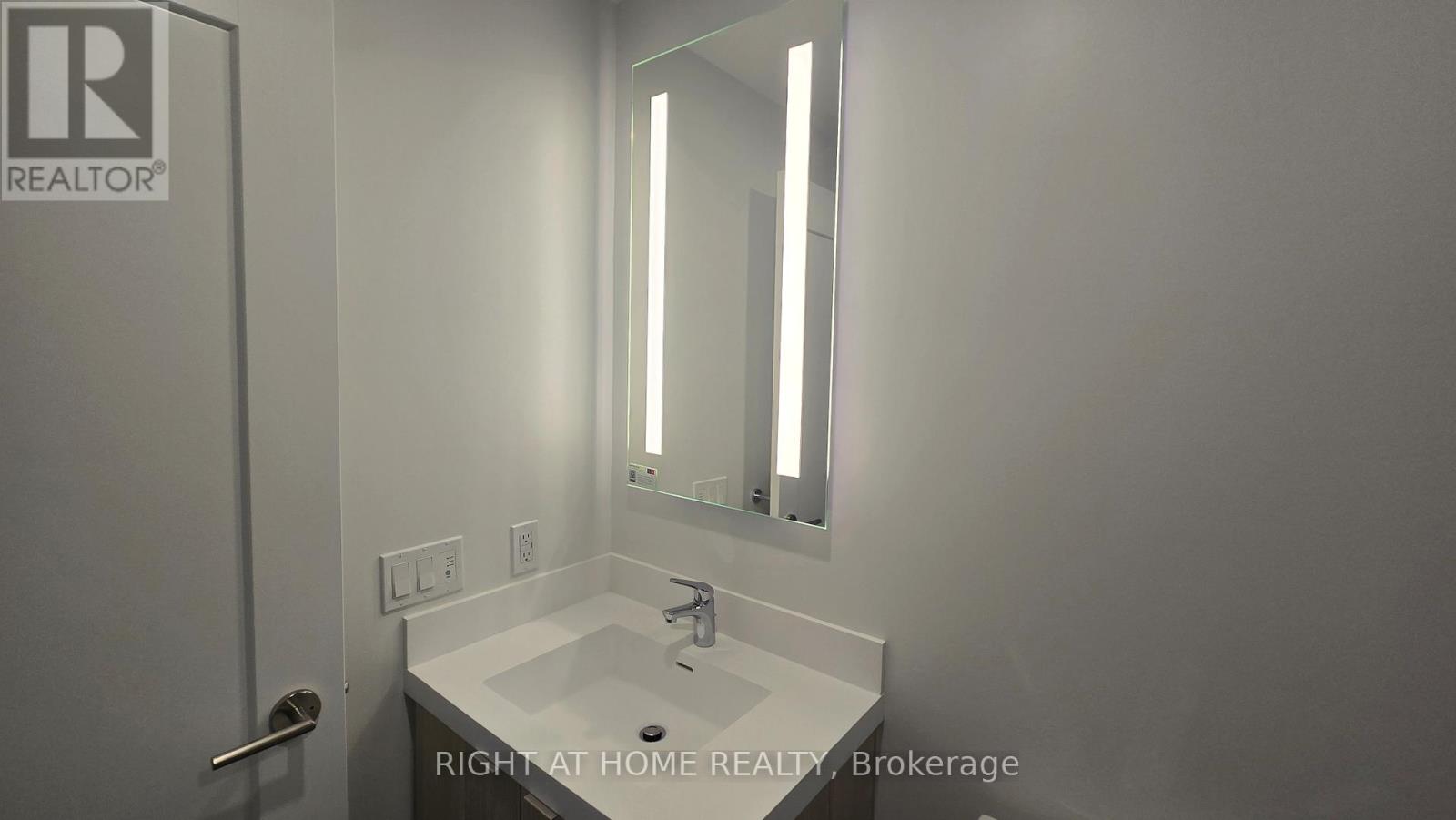 209 - 60 Central Park Road Way, Toronto, Ontario  M9A 0E6 - Photo 42 - W12659670