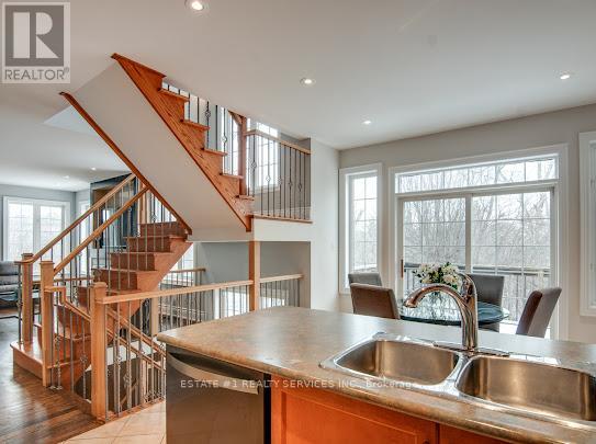 32 River Rock Crescent, Brampton, Ontario  L7A 2W4 - Photo 12 - W12693922