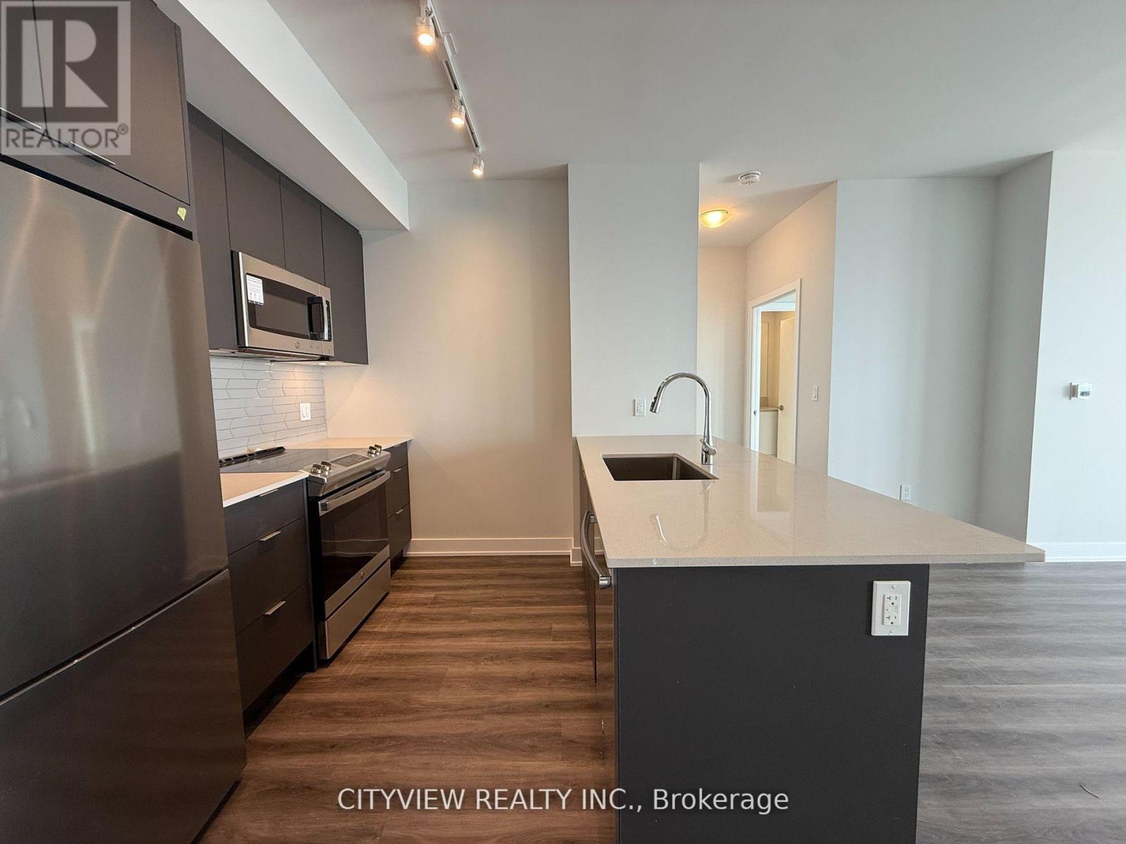 4807 - 430 Square One Drive, Mississauga, Ontario  L5B 0L6 - Photo 2 - W12693928