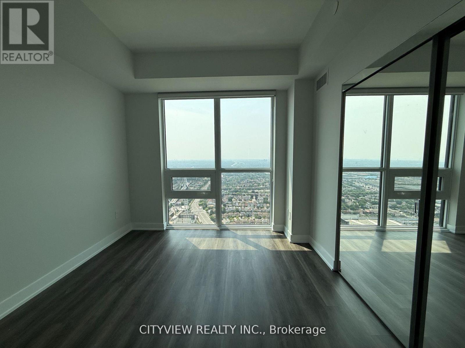 4807 - 430 Square One Drive, Mississauga, Ontario  L5B 0L6 - Photo 9 - W12693928