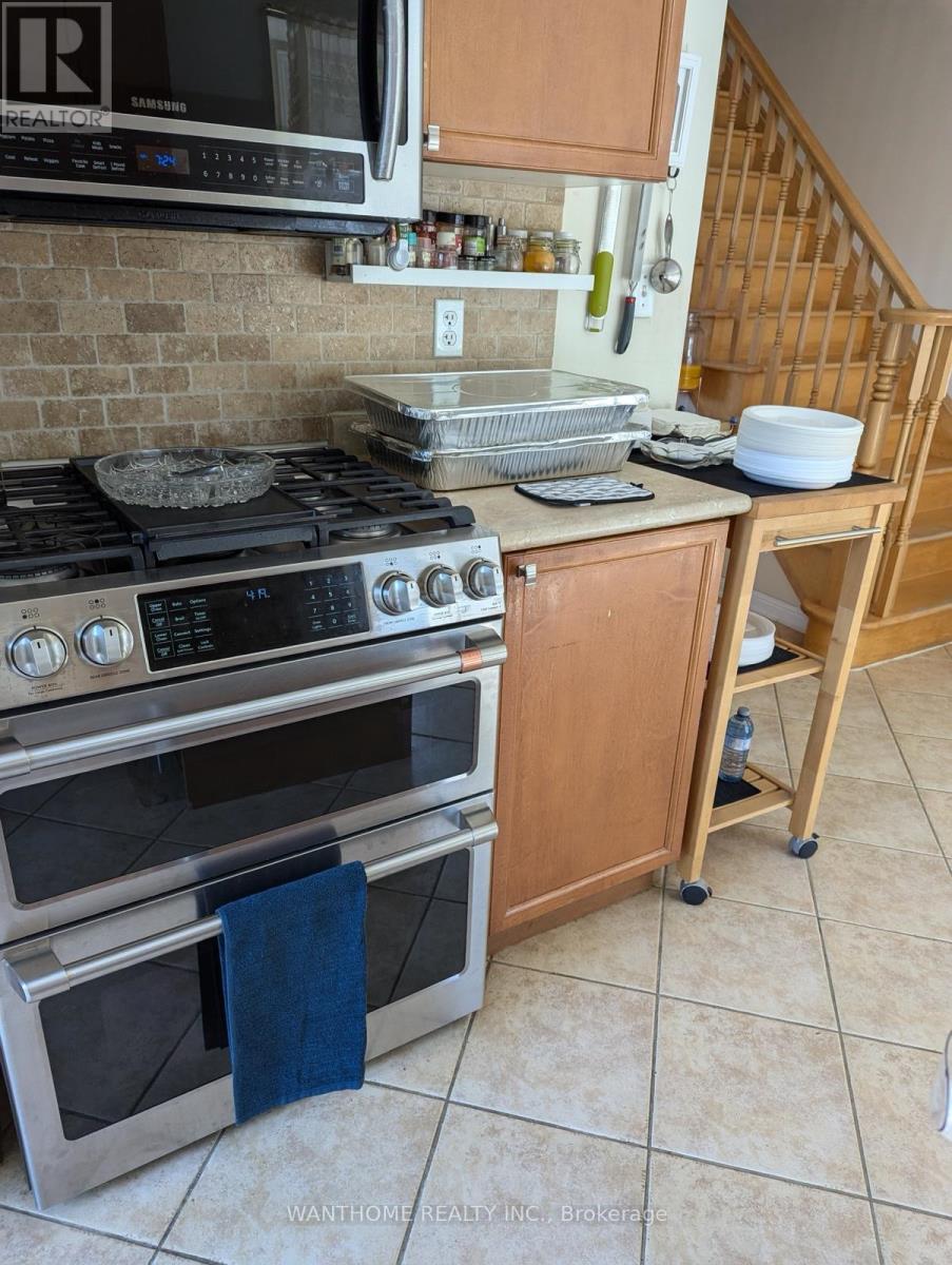 3995 Janice Drive, Mississauga, Ontario  L5M 7Y5 - Photo 12 - W12693930