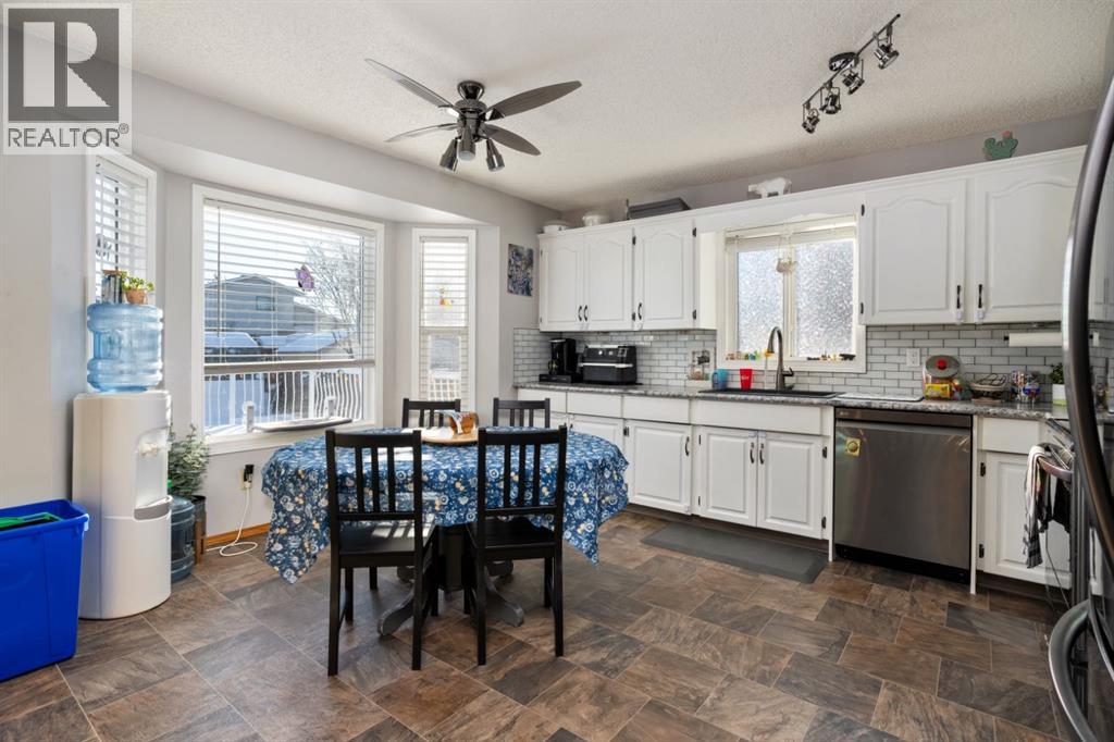 6611 54 Avenue, Camrose, Alberta  T4V 4M1 - Photo 6 - A2278442