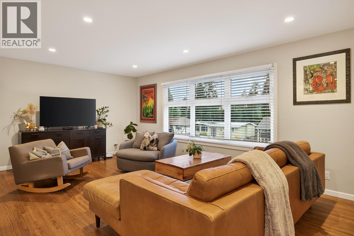 2568 Carnation Street, North Vancouver, British Columbia  V7H 1H5 - Photo 2 - R3079312