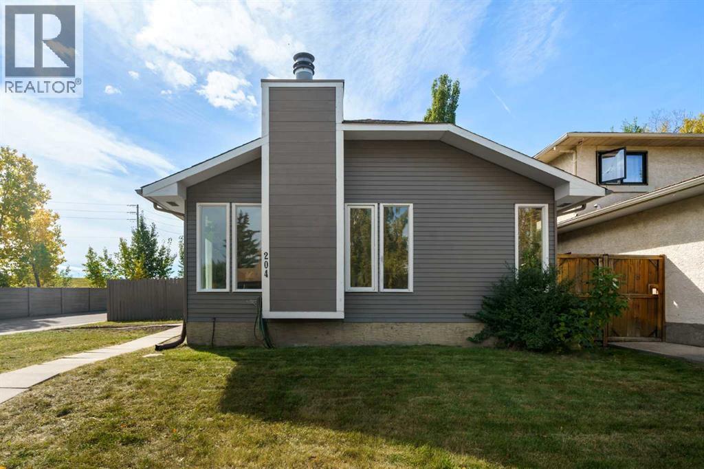 204 Mckerrell Way Se, Calgary, Alberta  T2Z 1N9 - Photo 2 - A2260950