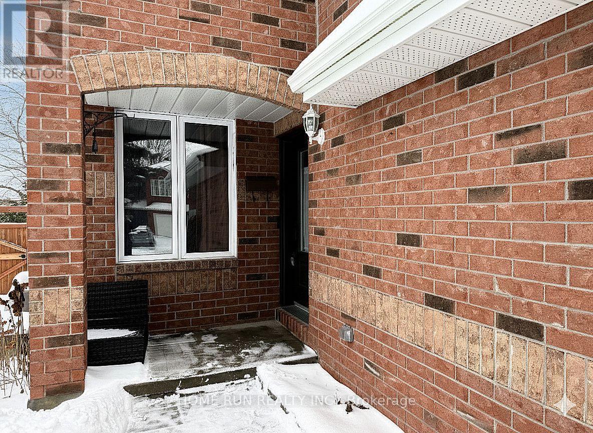 62 Highmont Court, Ottawa, Ontario  K2T 1B2 - Photo 3 - X12693960