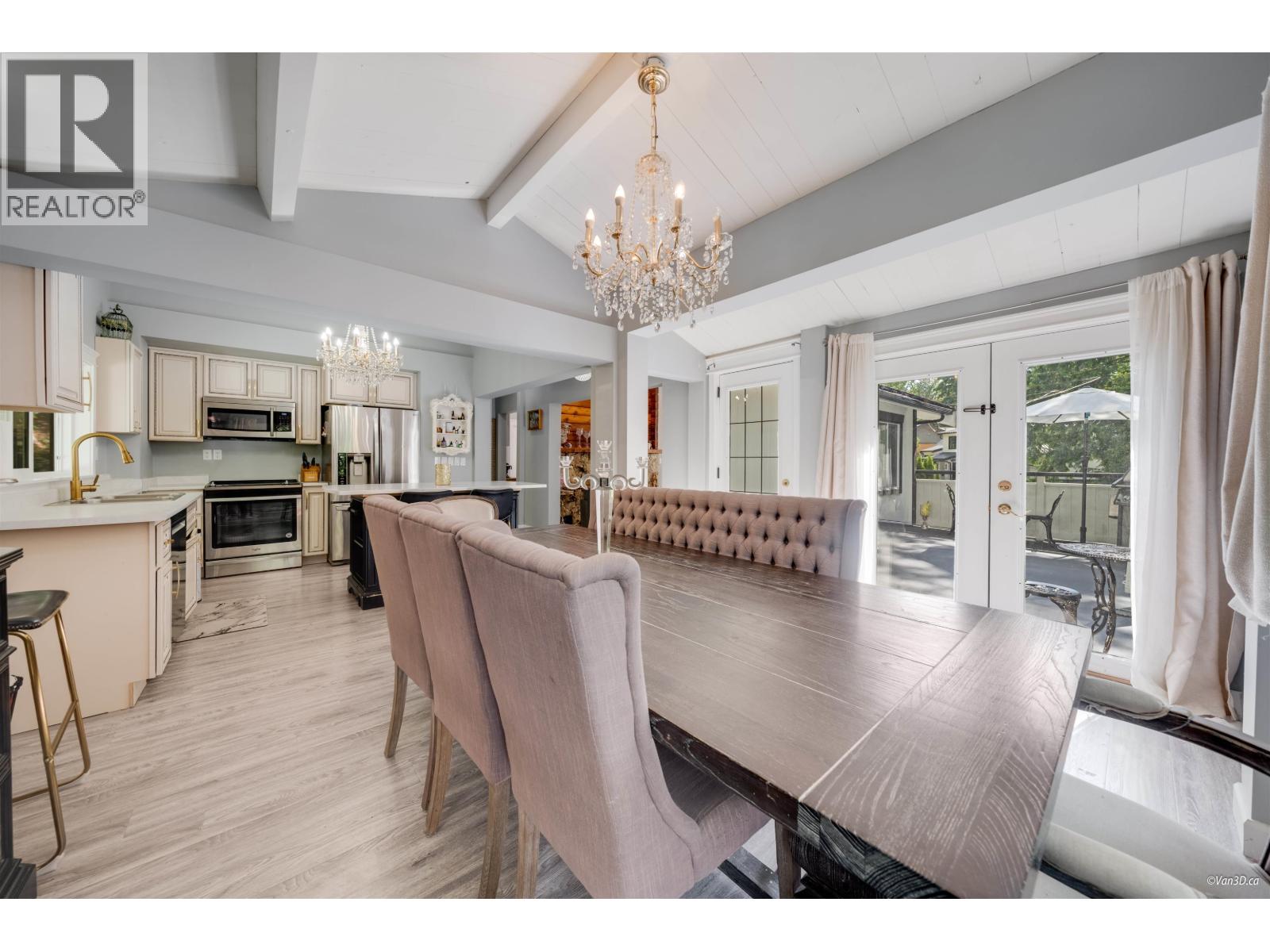 3870 Emerald Drive, North Vancouver, British Columbia  V7R 3B8 - Photo 16 - R3079388