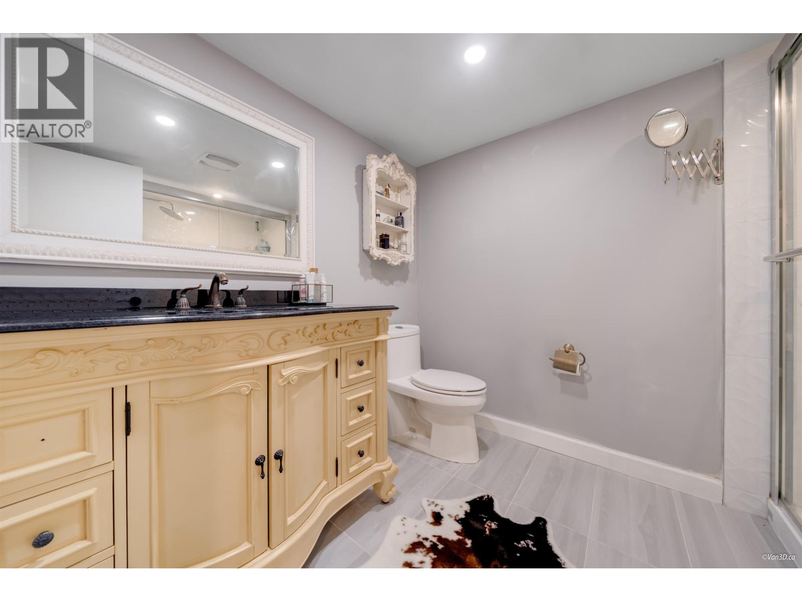 3870 Emerald Drive, North Vancouver, British Columbia  V7R 3B8 - Photo 28 - R3079388