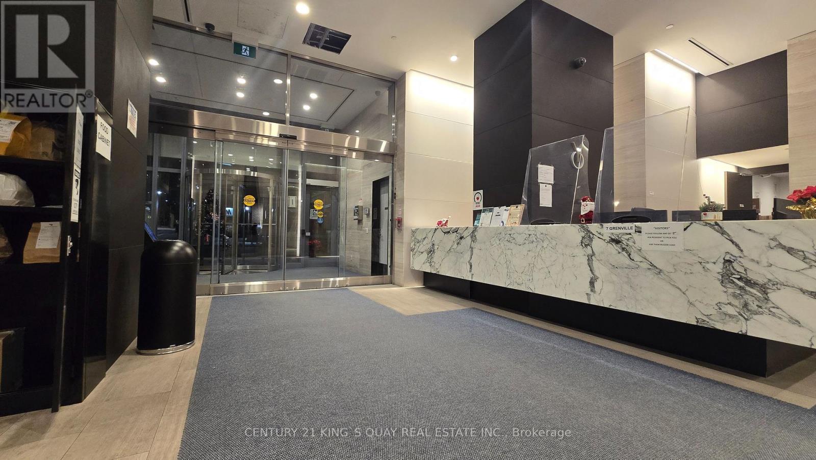 5610 - 7 Grenville Street, Toronto, Ontario  M4Y 0E9 - Photo 2 - C12693954