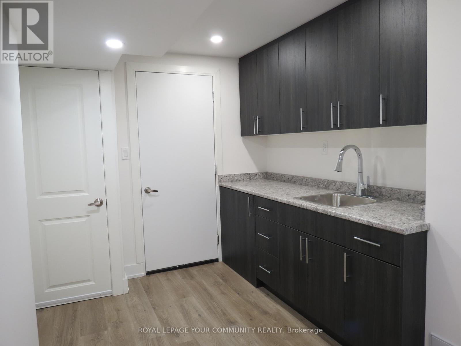 1152 Tanbark Avenue, Oakville, Ontario  L6H 8C4 - Photo 26 - W12693964