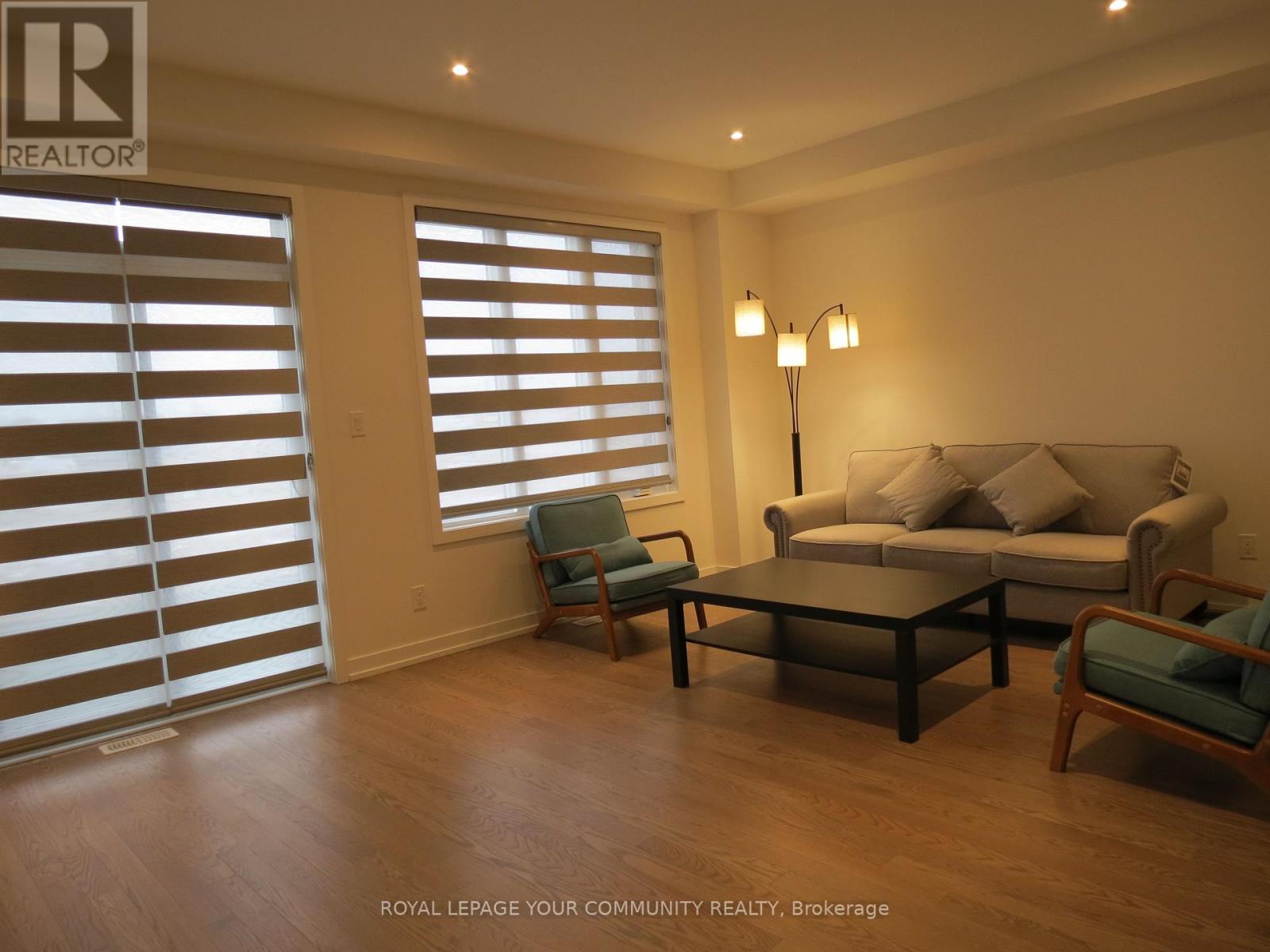 1152 Tanbark Avenue, Oakville, Ontario  L6H 8C4 - Photo 5 - W12693964