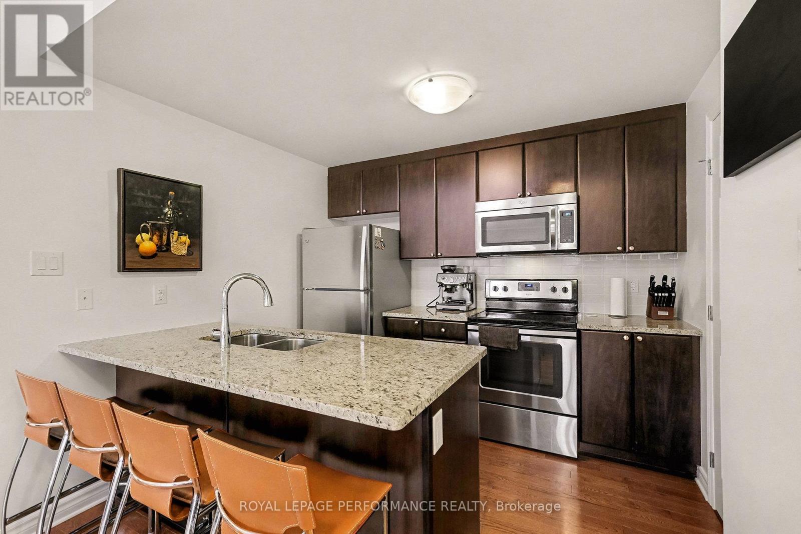 J - 362 Wood Acres Grove, Ottawa, Ontario  K1T 0M7 - Photo 11 - X12693994