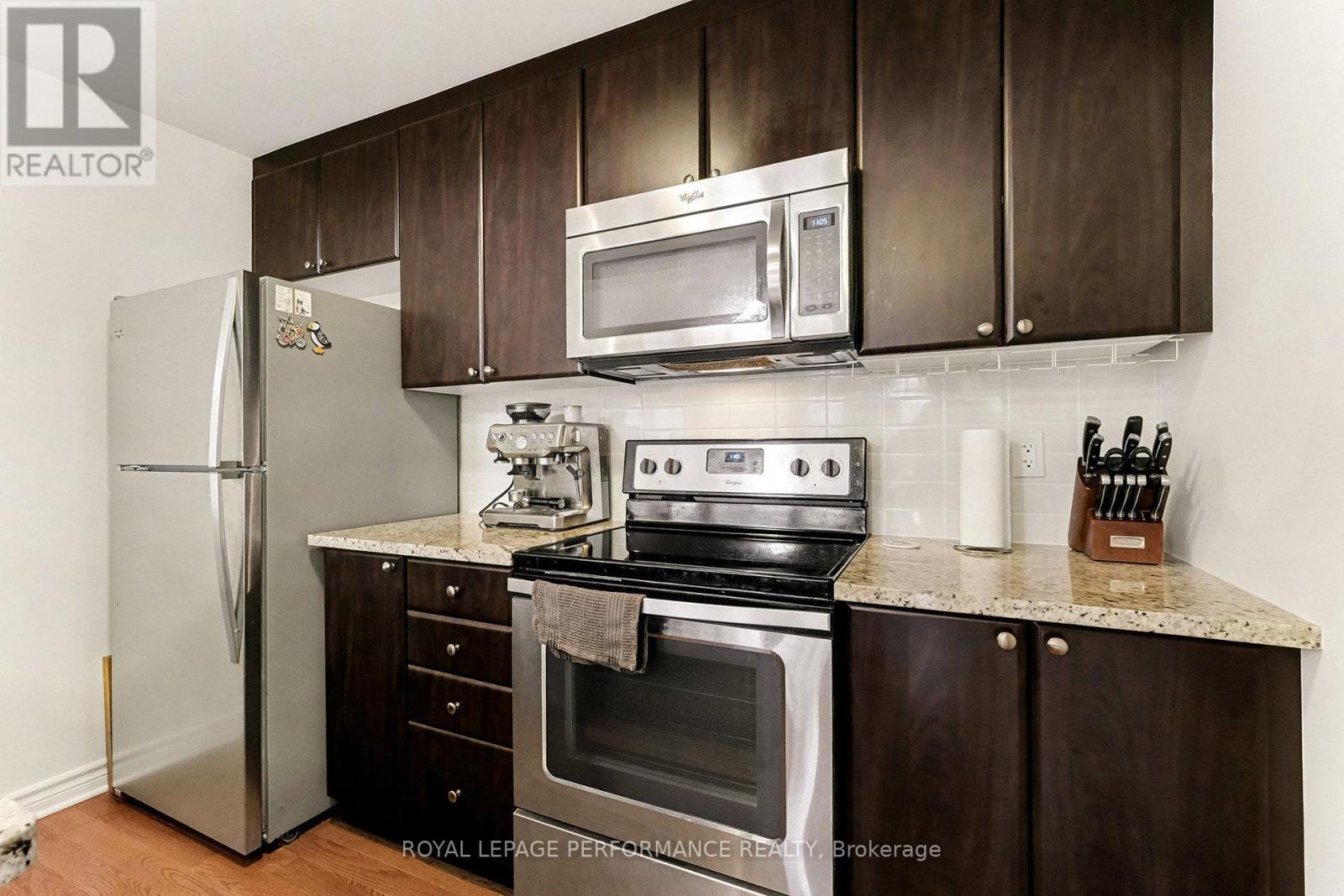 J - 362 Wood Acres Grove, Ottawa, Ontario  K1T 0M7 - Photo 12 - X12693994