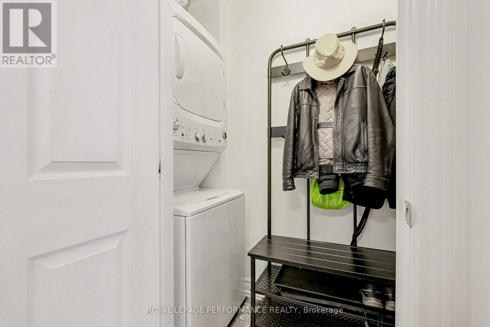 J - 362 Wood Acres Grove, Ottawa, Ontario  K1T 0M7 - Photo 14 - X12693994