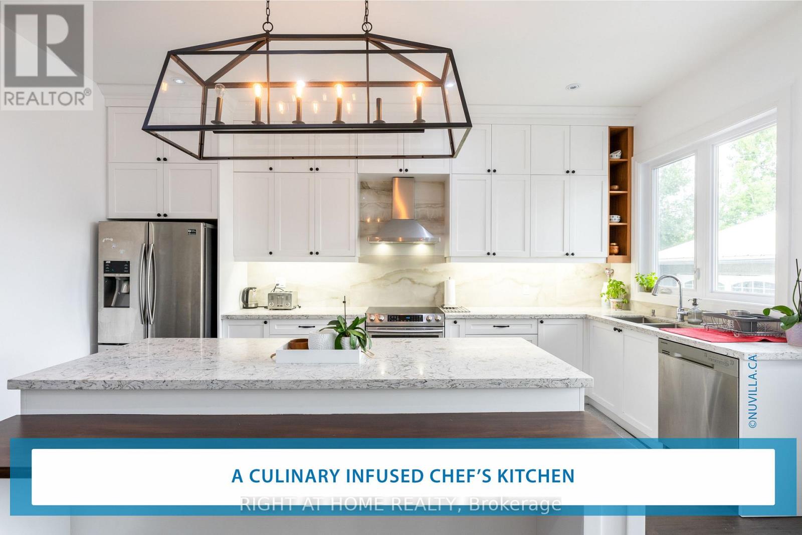 10 Marshall Boulevard, Toronto (Rockcliffe-Smythe), Ontario  M6N 2R7 - Photo 11 - W12693972