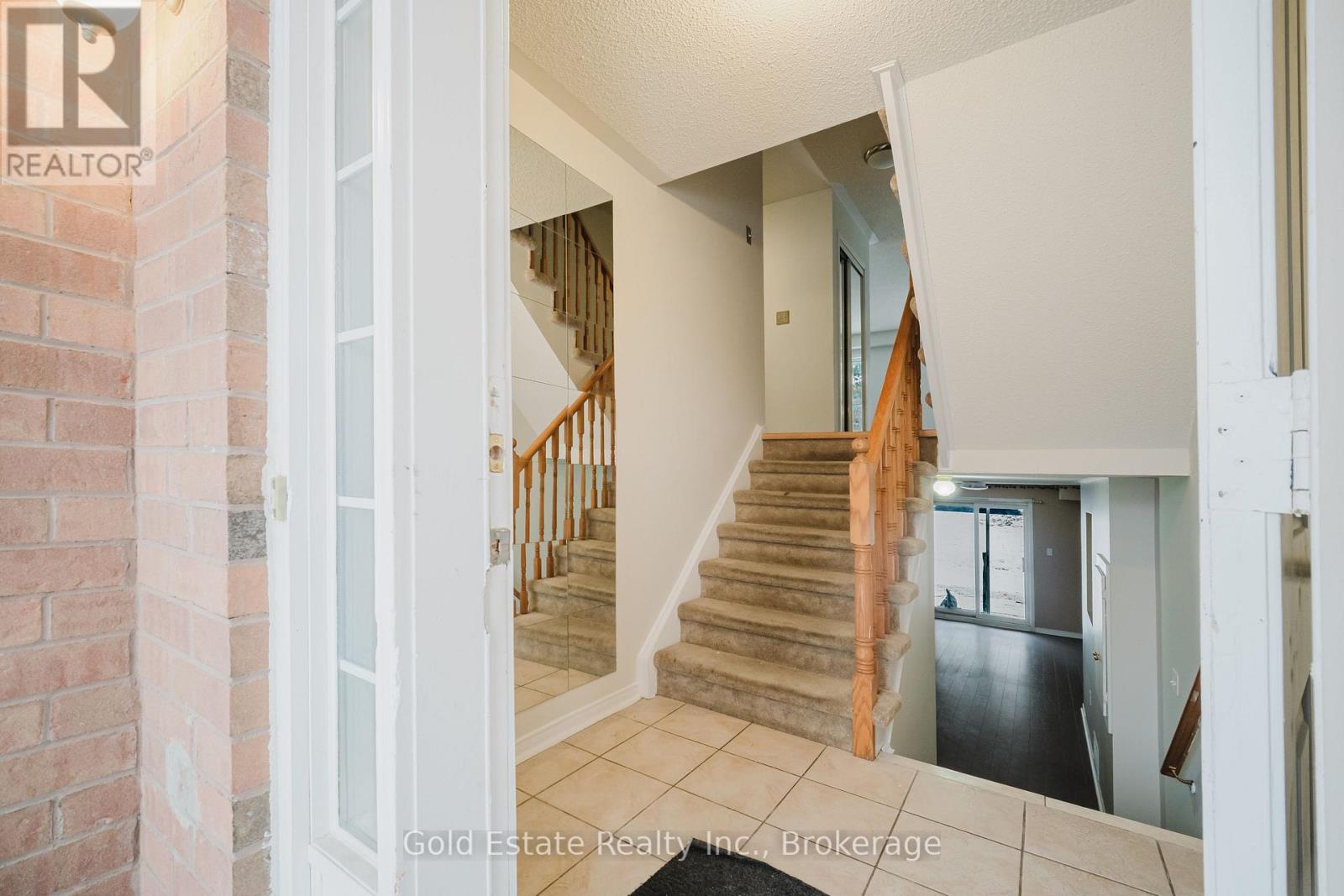 41 Wilmont Court, Brampton, Ontario  L6X 4Z4 - Photo 5 - W12693976