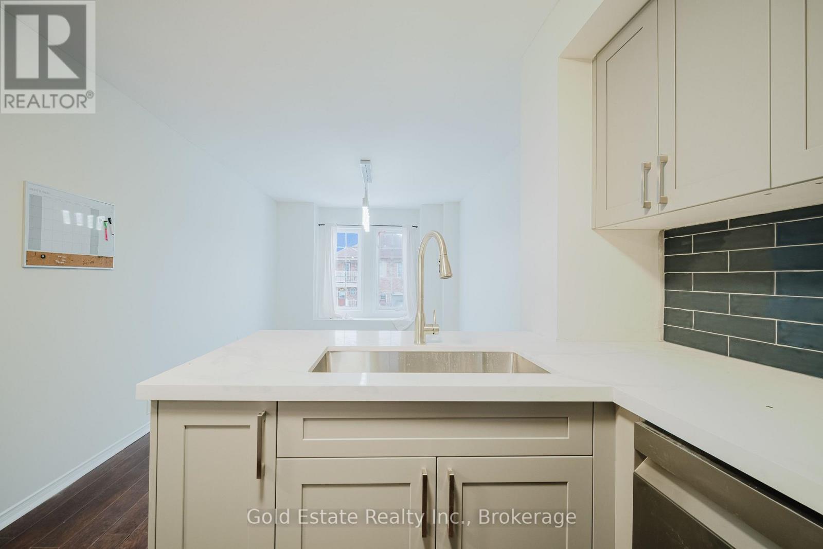 41 Wilmont Court, Brampton, Ontario  L6X 4Z4 - Photo 8 - W12693976