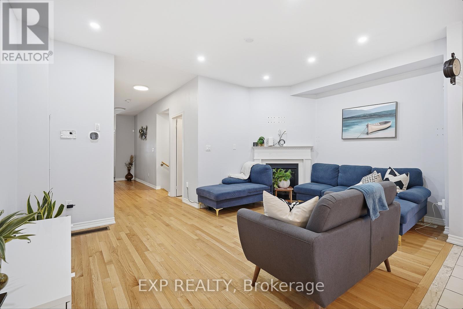 138 Agava Street, Brampton, Ontario  L7A 4R9 - Photo 4 - W12693988