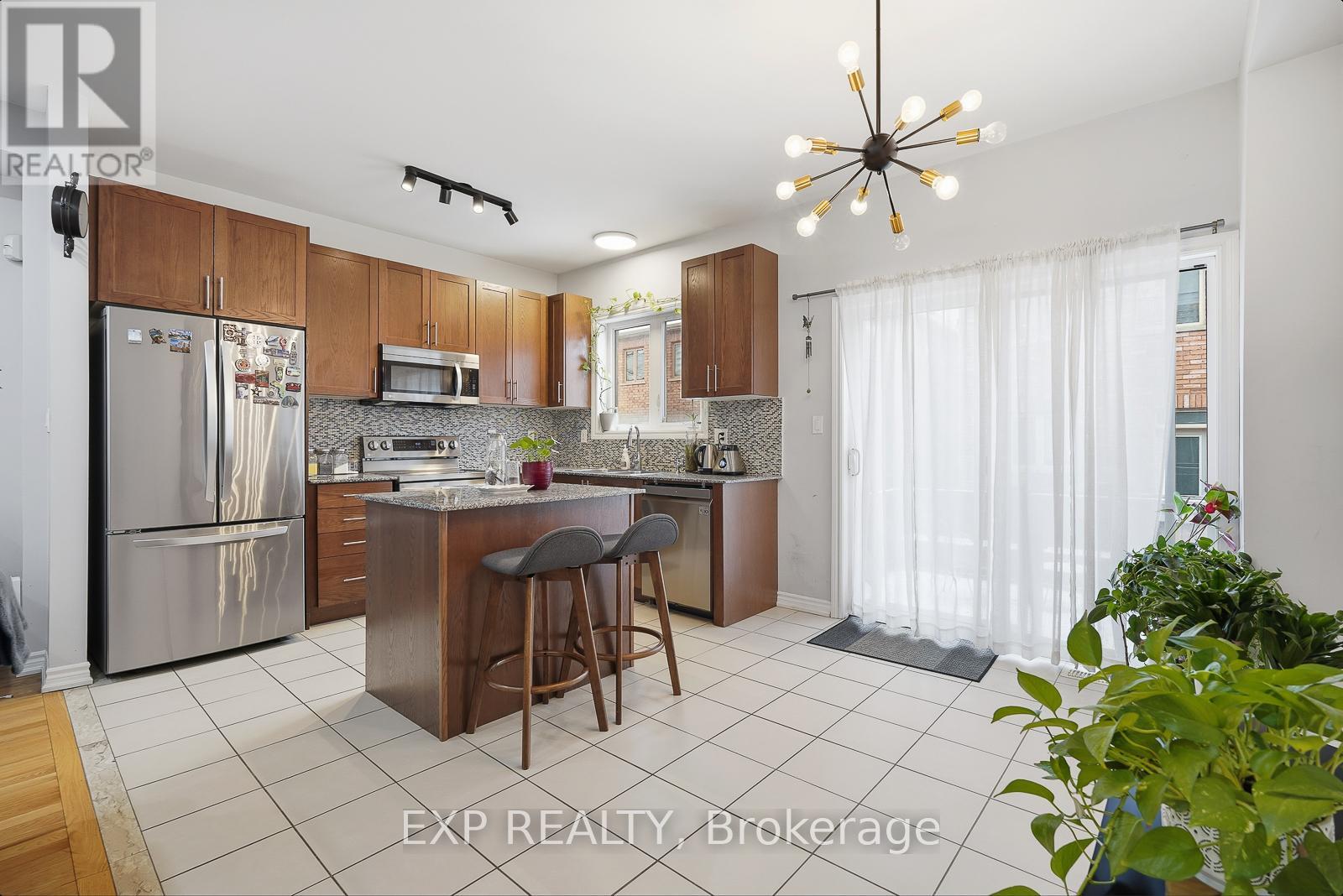 138 Agava Street, Brampton, Ontario  L7A 4R9 - Photo 6 - W12693988