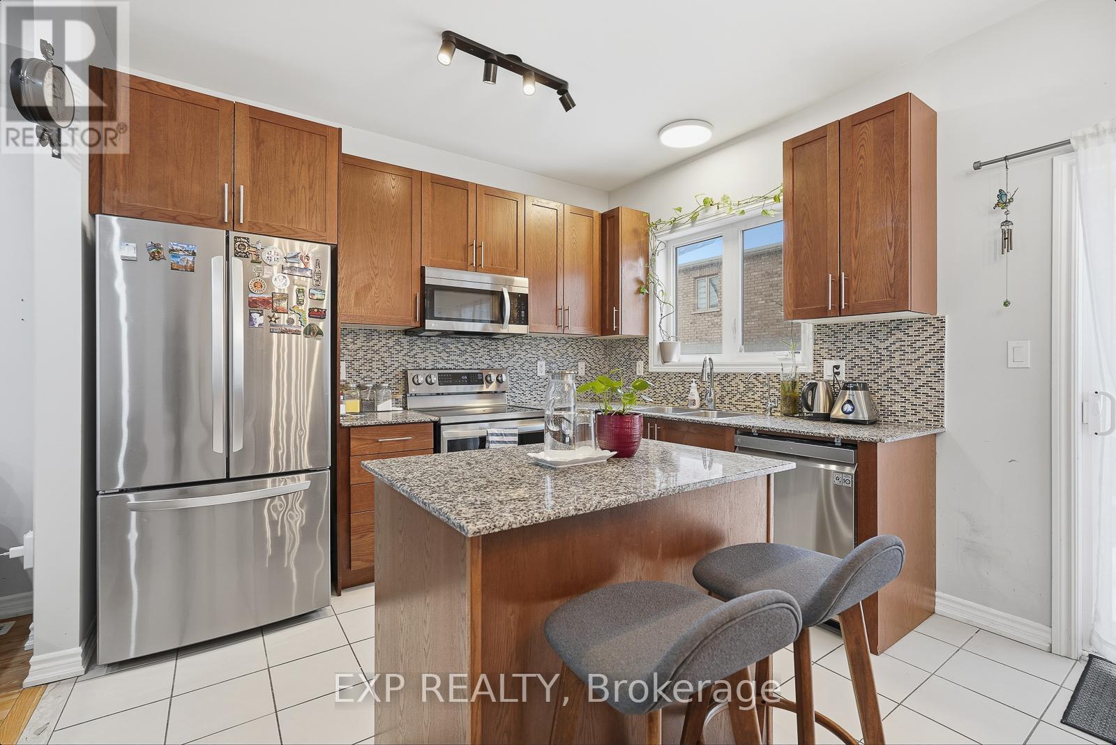 138 Agava Street, Brampton, Ontario  L7A 4R9 - Photo 7 - W12693988