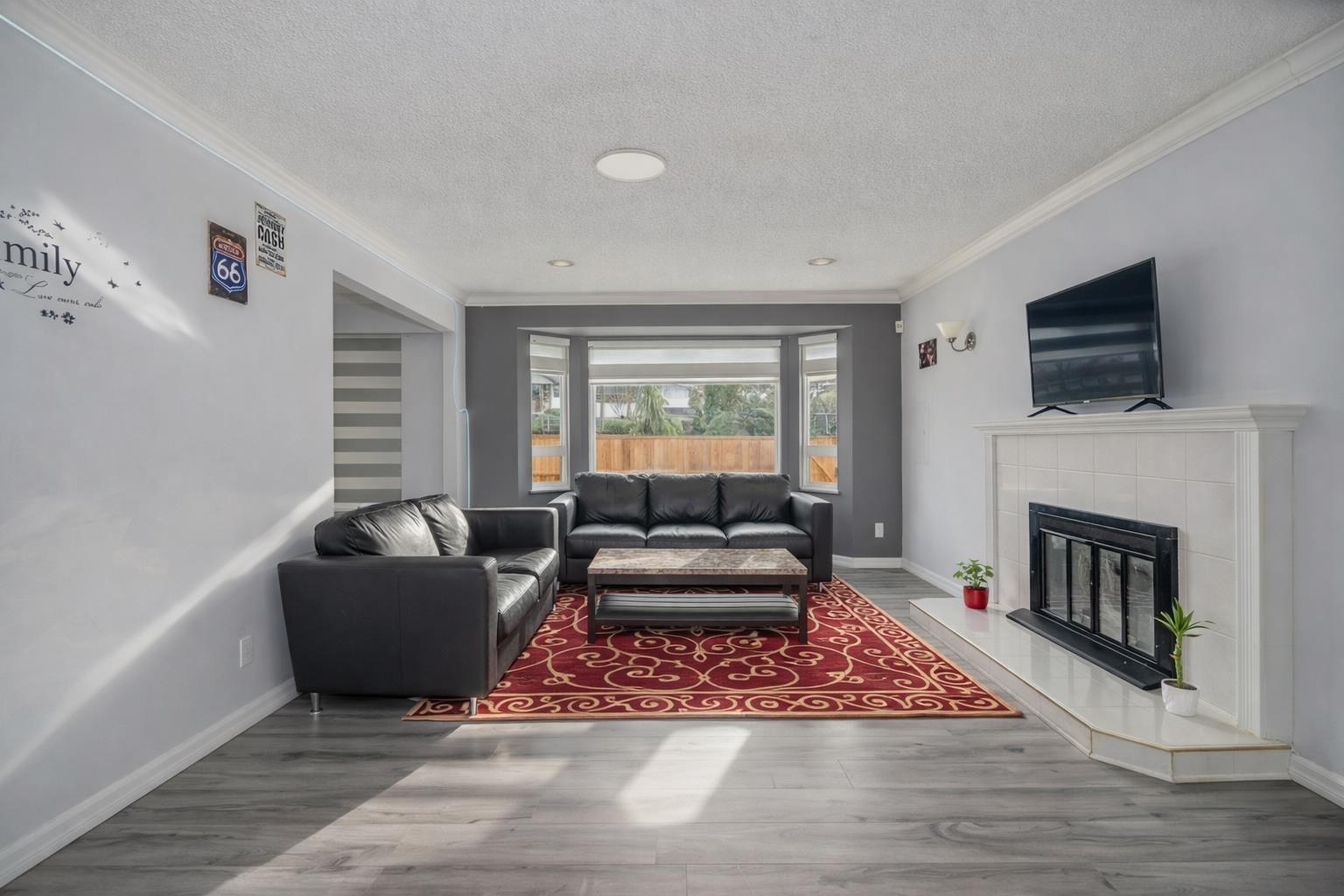 14251 72nd Avenue, Surrey, British Columbia  V3W 2P9 - Photo 2 - R3078432