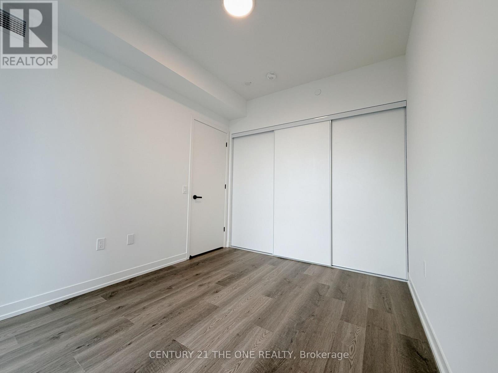 2310 - 8 Interchange Way, Vaughan (Vaughan Corporate Centre), Ontario  L4K 5Z7 - Photo 10 - N12694022