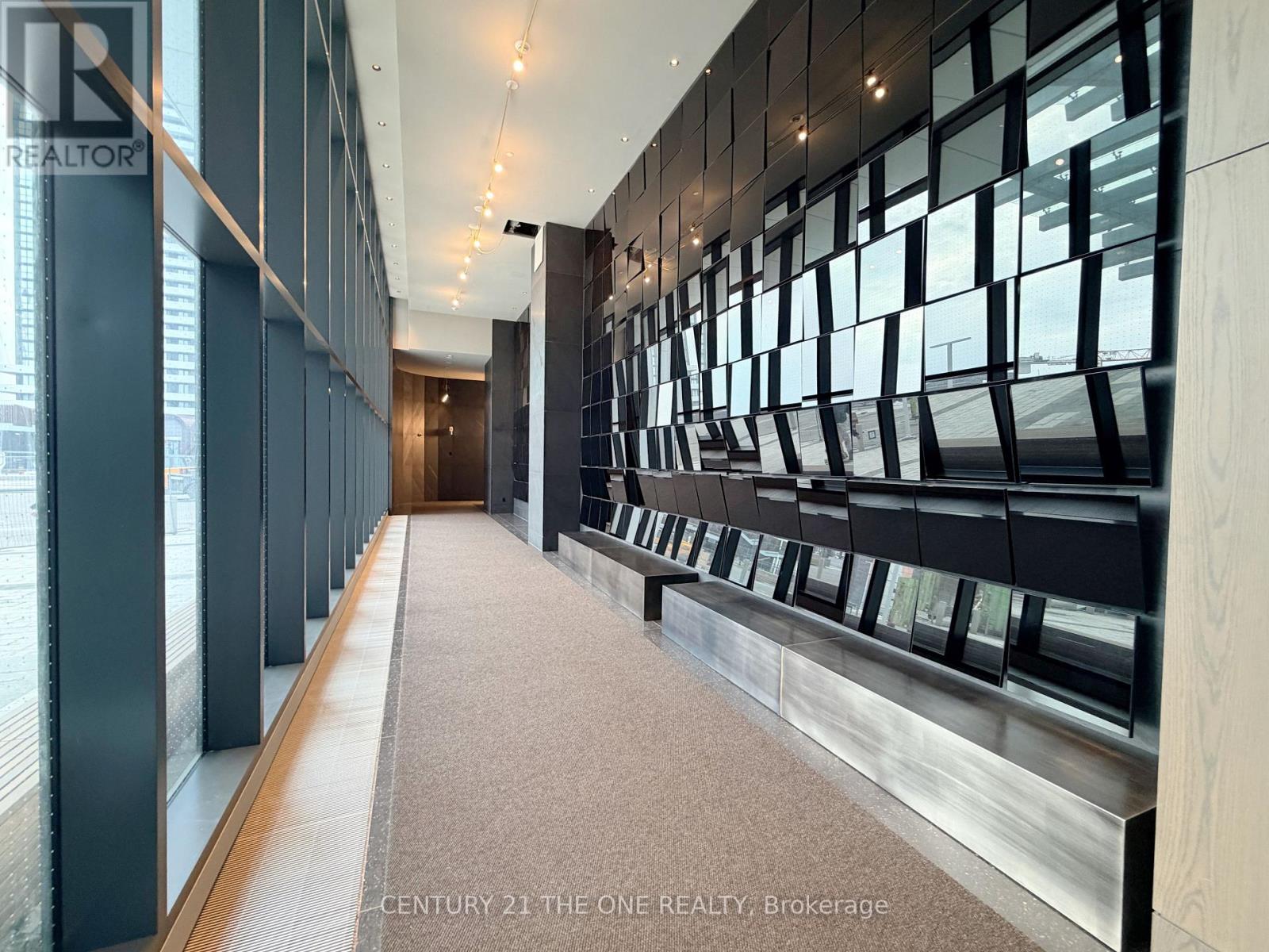 2310 - 8 Interchange Way, Vaughan (Vaughan Corporate Centre), Ontario  L4K 5Z7 - Photo 16 - N12694022