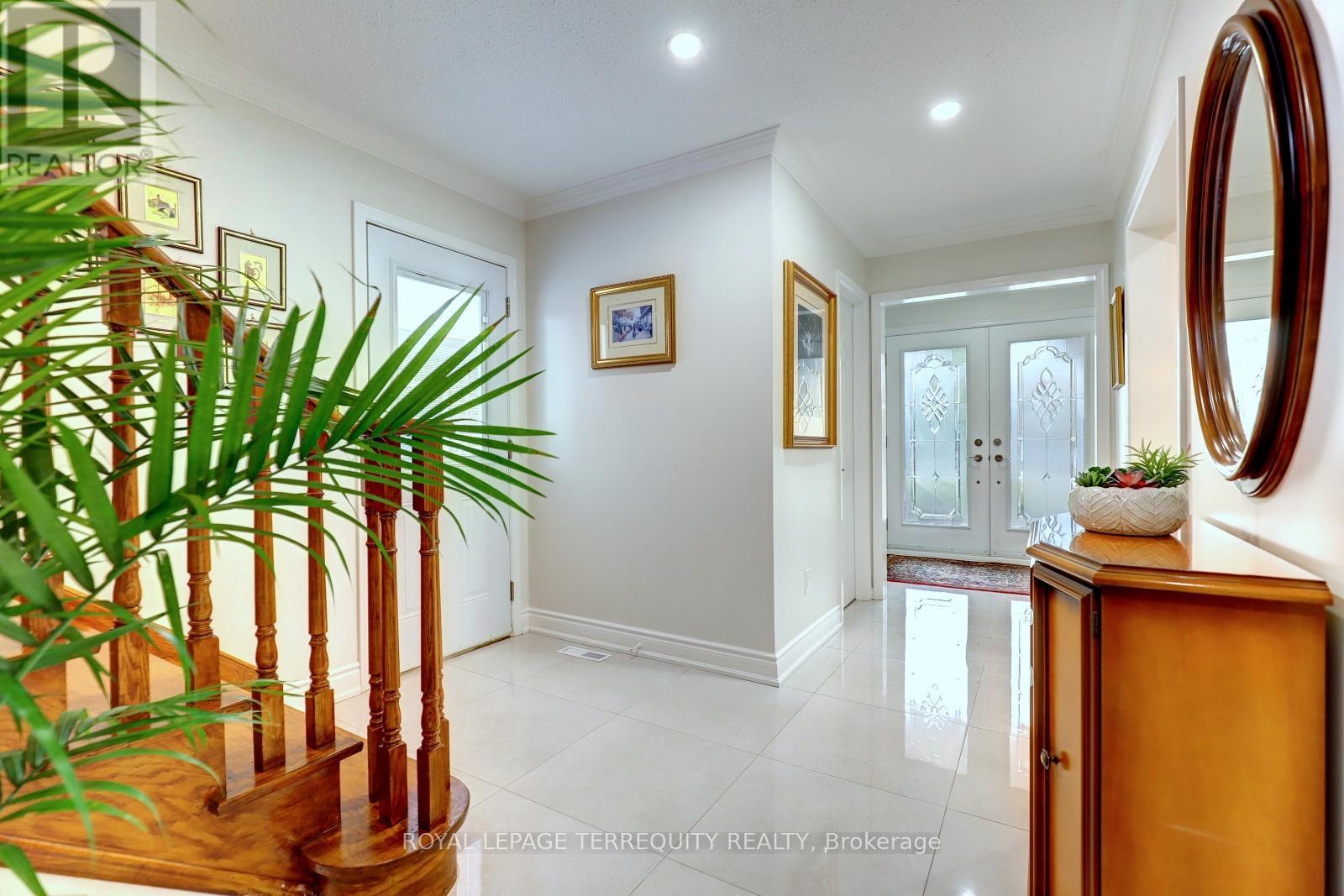 45 Princeton Terrace, Brampton (Northgate), Ontario  L6S 3S4 - Photo 5 - W12694002