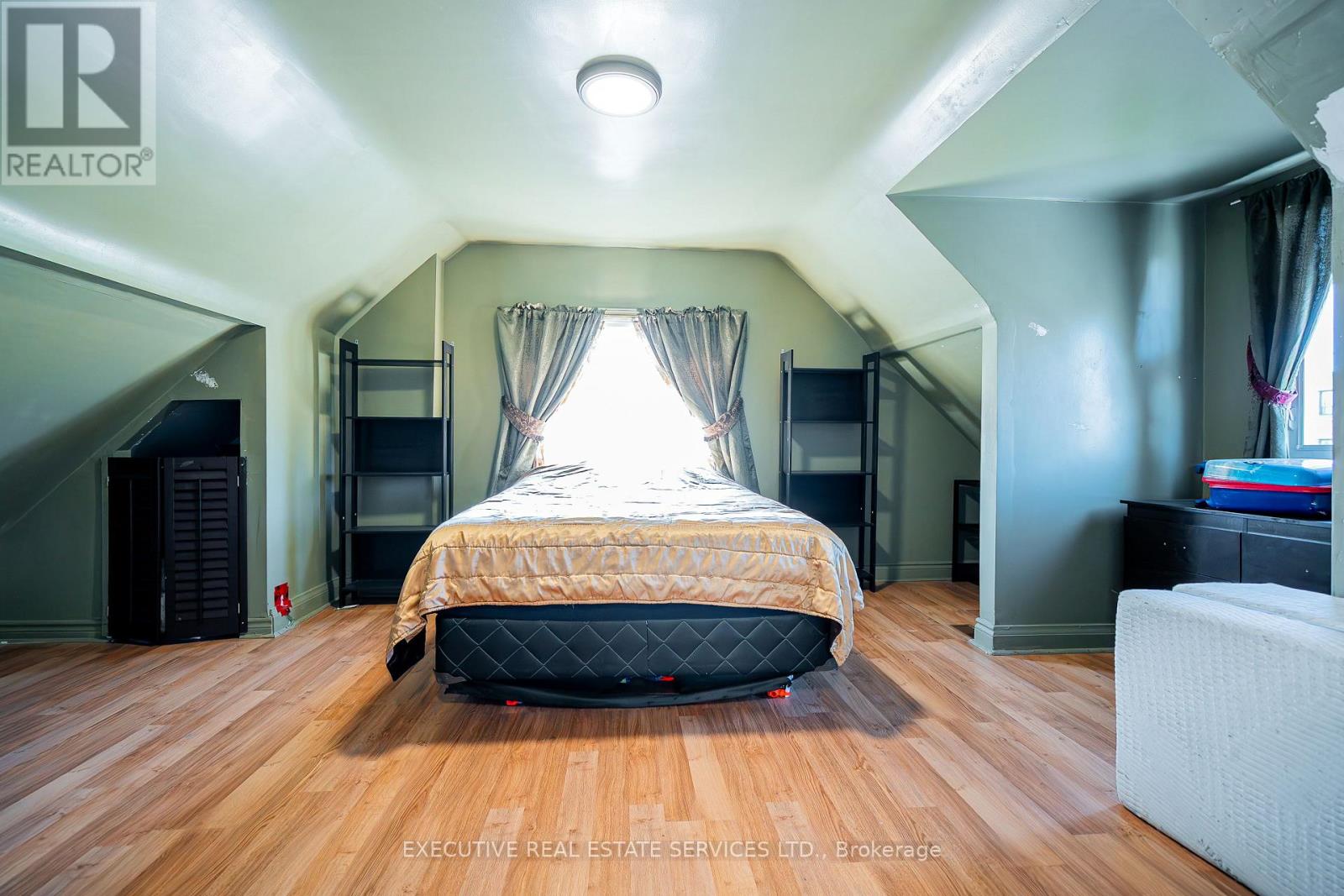 49 Trethewey Drive, Toronto (Beechborough-Greenbrook), Ontario  M6M 4B1 - Photo 25 - W12694004