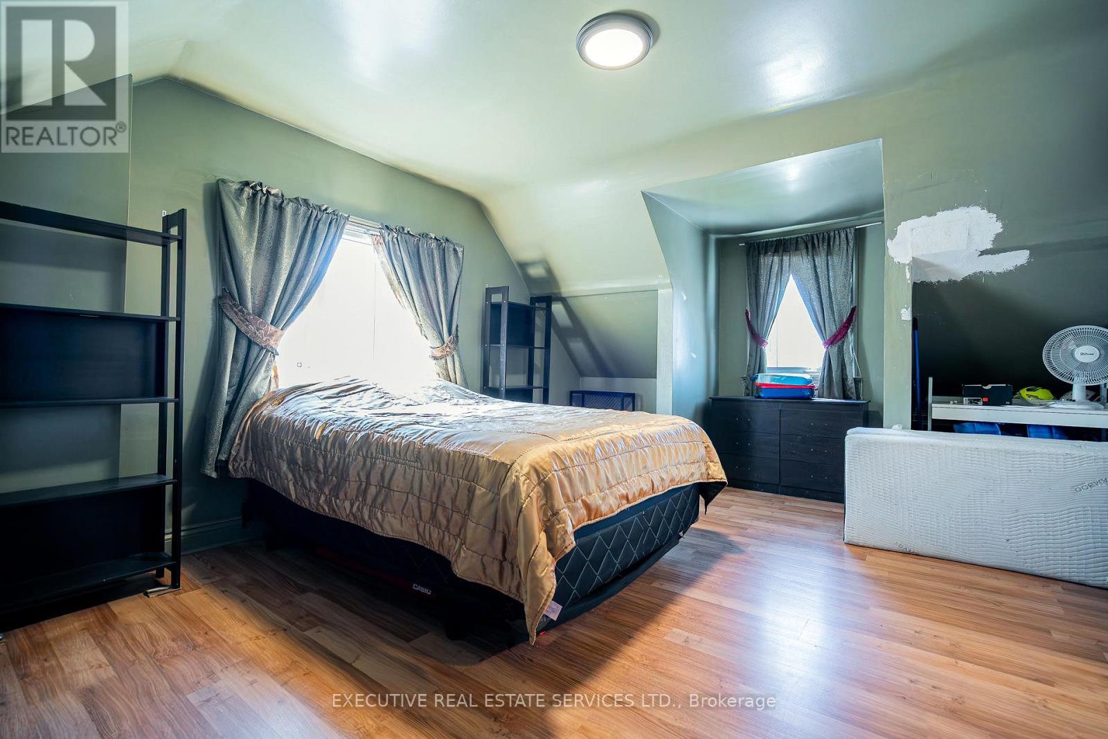 49 Trethewey Drive, Toronto (Beechborough-Greenbrook), Ontario  M6M 4B1 - Photo 26 - W12694004