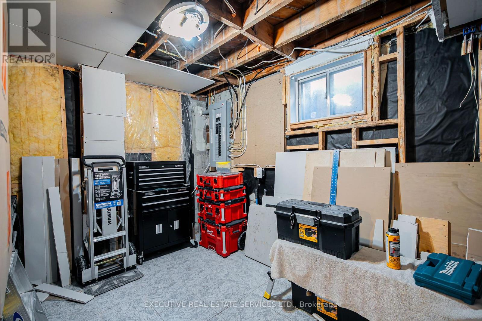 49 Trethewey Drive, Toronto (Beechborough-Greenbrook), Ontario  M6M 4B1 - Photo 33 - W12694004